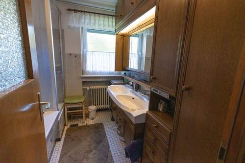 Erdgeschoss, Bad - 