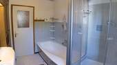 Erdgeschoss, Bad - 