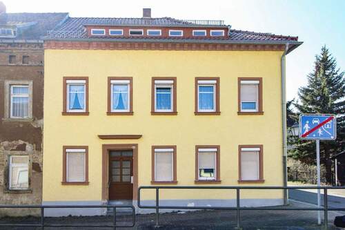 Straßenansicht - 8 Zimmer Einfamilienhaus zum Kaufen in Hainichen