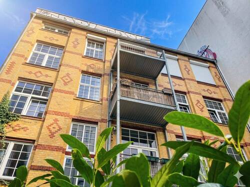 Titelbild - Modernisierte Altbauwohnung mit hohen Decken und lichtdurchflutetem Wohnbereich