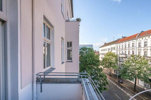 WE07 Balkon (2) - Charmante 2-Zimmer-Eigentumswohnung mit Balkon - Altbau nahe der Spree
