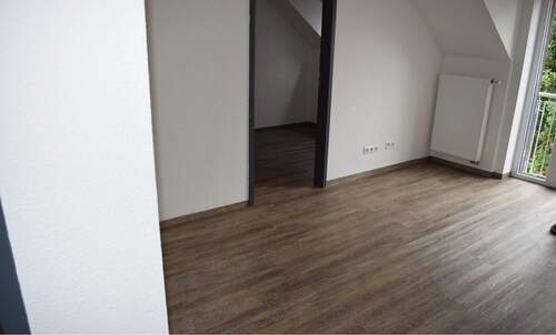Wohnbereich zum Schlafzimmer.JPG - 