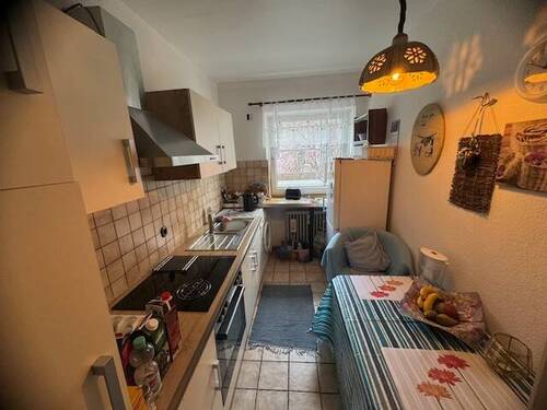 Küche mit Essplatz (8,04 m²) - 