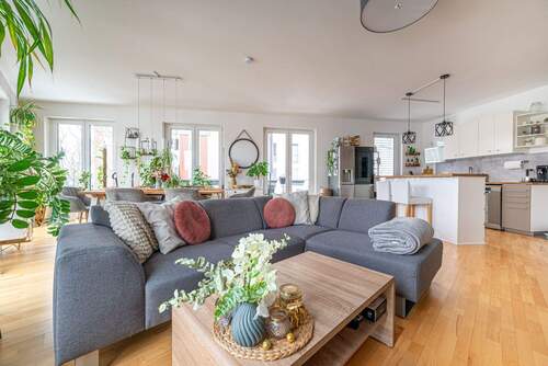 Wohnzimmer - 4 Zimmer Etagenwohnung in Berlin