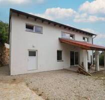 Neuwertiges exklusives Haus mit Garten in Lauterhofen