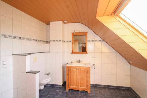 Badezimmer 1 (OG 1) - 