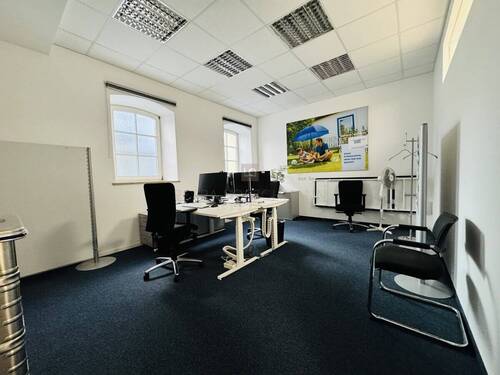 Büro 1 - 