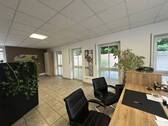 mehrere bodentiefe Fenster - 2 Zimmer Büro in Dingolfing