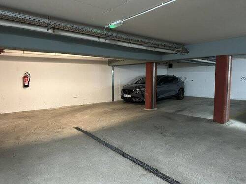 Tiefgaragenstellplatz - 