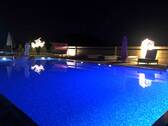 Pool bei Nacht - 