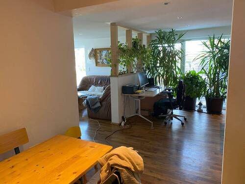 Blick ins Wohnzimmer.jpg - 4 Zimmer Etagenwohnung in Wutöschingen