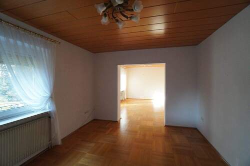 Wohnzimmer EG - Mehrfamilienhaus, Wohnhaus mit 200,00 m&sup2; in Schwaig b. Nürnberg zum Kaufen