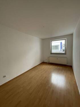 Wohnzimmer - Gemütliche 2-Zimmer-Wohnung in Frankfurt-Höchst - Ihr neues Wohlfühl-Zuhause [HMR-O06E03]