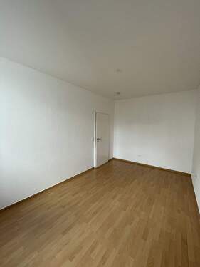 Schlafzimmer - 2 Zimmer Etagenwohnung zur Miete in Frankfurt am Main