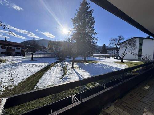Alpen-Immo - Sonniges Wohngefühl: 3-Zimmer-Wohnung mit Süd­balkon