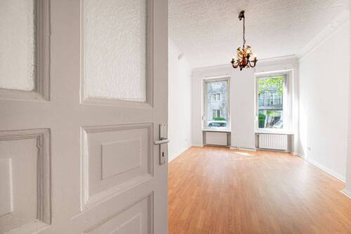 Altbautypische Kassettentüren - Etagenwohnung mit 85,00 m&sup2; in Berlin zum Kaufen