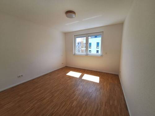 Schlafzimmer - 2 Zimmer Etagenwohnung zur Miete in Kaiserslautern