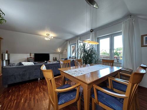 Wohnzimmer Gegenblick - 4 Zimmer Etagenwohnung in Kassel