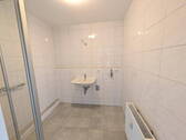 Badezimmer/Dusche Ansicht 2 - 