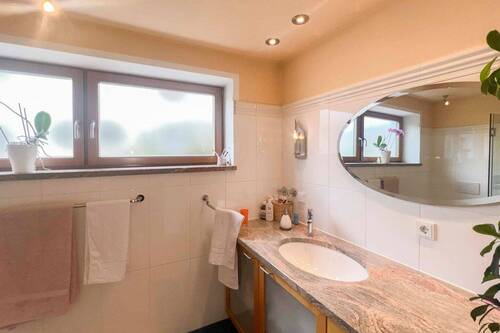 Badezimmer 1. OG - 