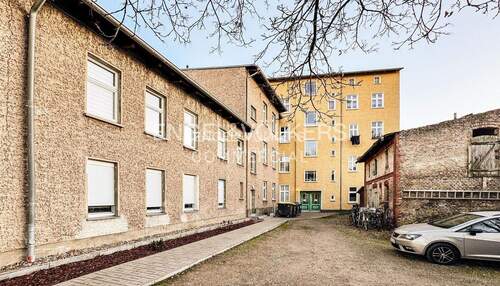 Hofsituation - Einfamilienhaus zum Kaufen in Oranienburg