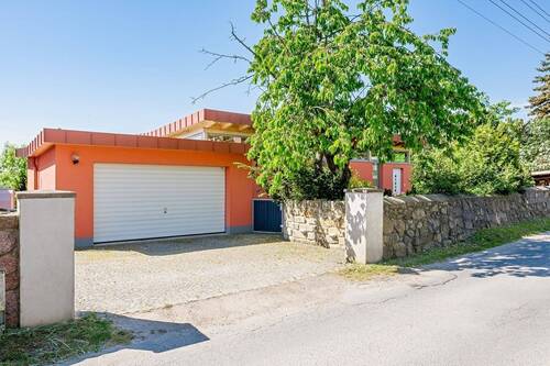 Grundstück mit großer Doppelgarage - 3 Zimmer Einfamilienhaus zum Kaufen in Meißen