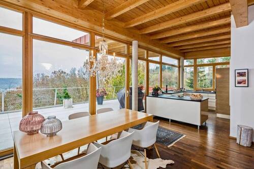 Essbereich mit herrlichem Blick - 