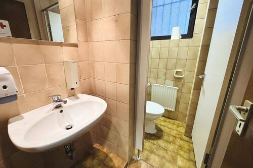 WC - 