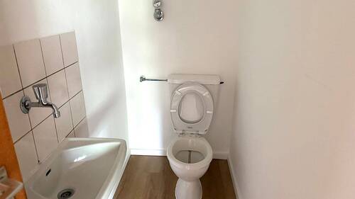 WC - 