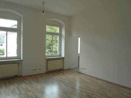 Wohnbereich mit Blick zum Durchgang - 
