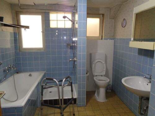 Das Bad - Einfamilienhaus mit 100,00 m² in Wertheim-Waldenhausen zum Kaufen