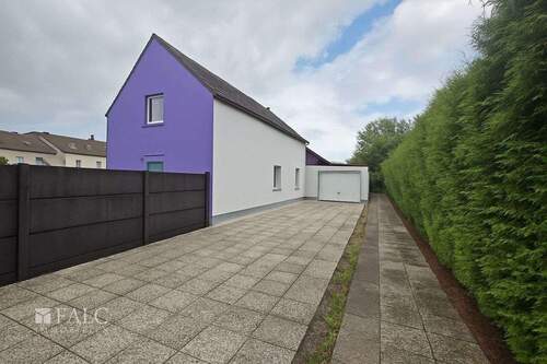 Mittlere Gartenbereich rückvertig - 