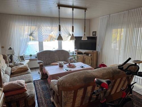 Wohnzimmer - 3 Zimmer Doppelhaushälfte zum Kaufen in Grevenbroich