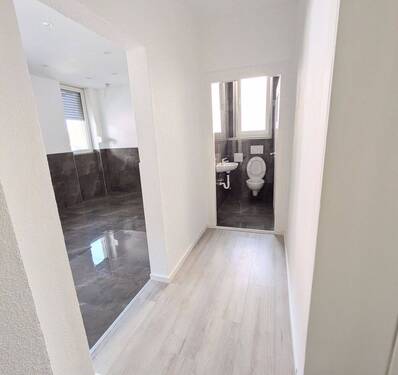 Flur Gäste WC.jpg - 4 Zimmer Etagenwohnung in Offenburg