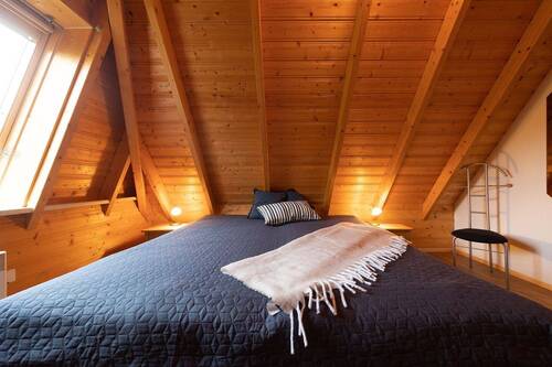 Schlafzimmer mit Doppelbett - 