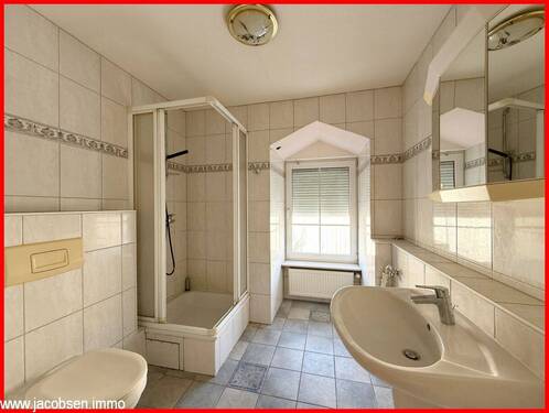 Dachgeschoss Badezimmer - 
