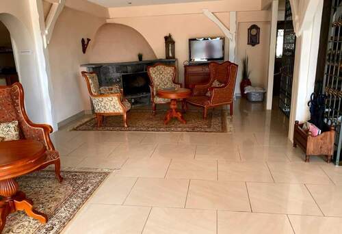 Sitzbereich - 1 Zimmer Mehrfamilienhaus, Wohnhaus in Höchenschwand