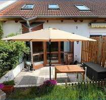 Singen-Bohlingen, schönes Reihenmittelhaus mit Garten, Carport u. EBK, in idealer und ruhiger Lage ! - Singen / Bohlingen
