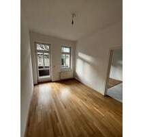 Bezugsfreie 2-Zimmer-Wohnung mit Balkon im Hinterhaus und Blick ins Grüne - Leipzig Altlindenau