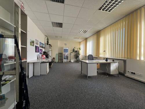 Büro im Erdgeschoss - 