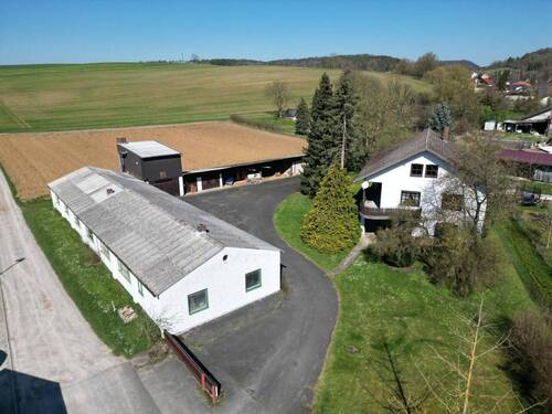 Luftbild Südostansicht - 8 Zimmer Einfamilienhaus zum Kaufen in Lautertal