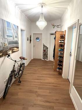 Flur - Etagenwohnung mit 77,10 m² in Leipzig zum Kaufen