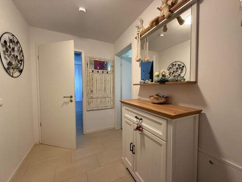 Flur gefliest - Etagenwohnung mit 50,00 m&sup2; in Unterhaching zum Kaufen