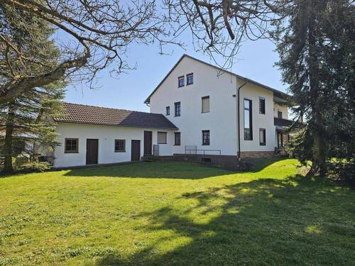 Nordostansicht - 8 Zimmer Einfamilienhaus in Lautertal