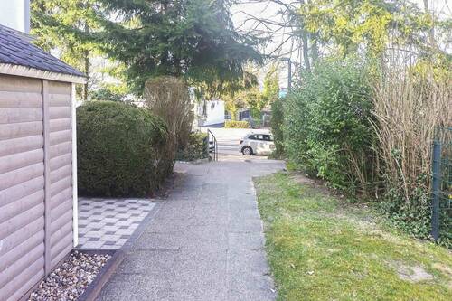 vorderer Blick zur Straße - 