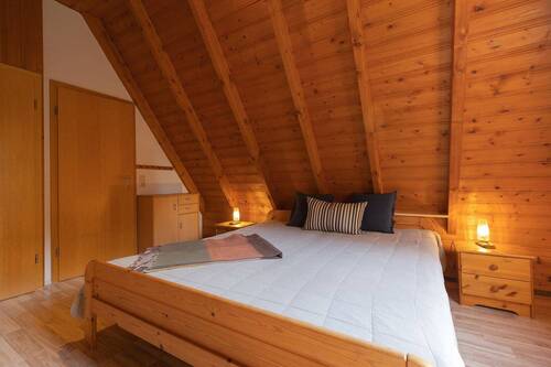 Schlafzimmer mit Doppelbett - 