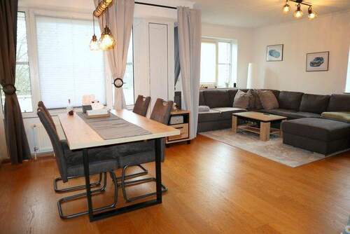 Wohn- / Esszimmer mit ... - 