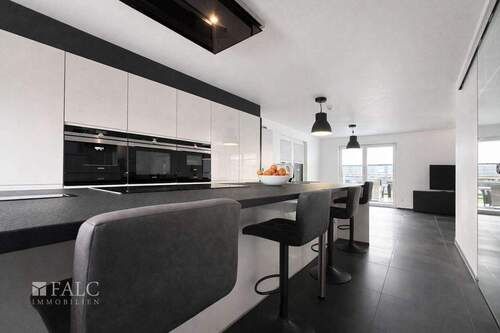 Hochwertige Einbauküche im offenen Wohnkonzept - 