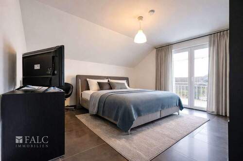 Helles Schlafzimmer mit angenehmer Atmosphäre - 