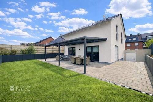 Privater Gartenbereich – Rasenfläche leicht visuell dargestellt - 